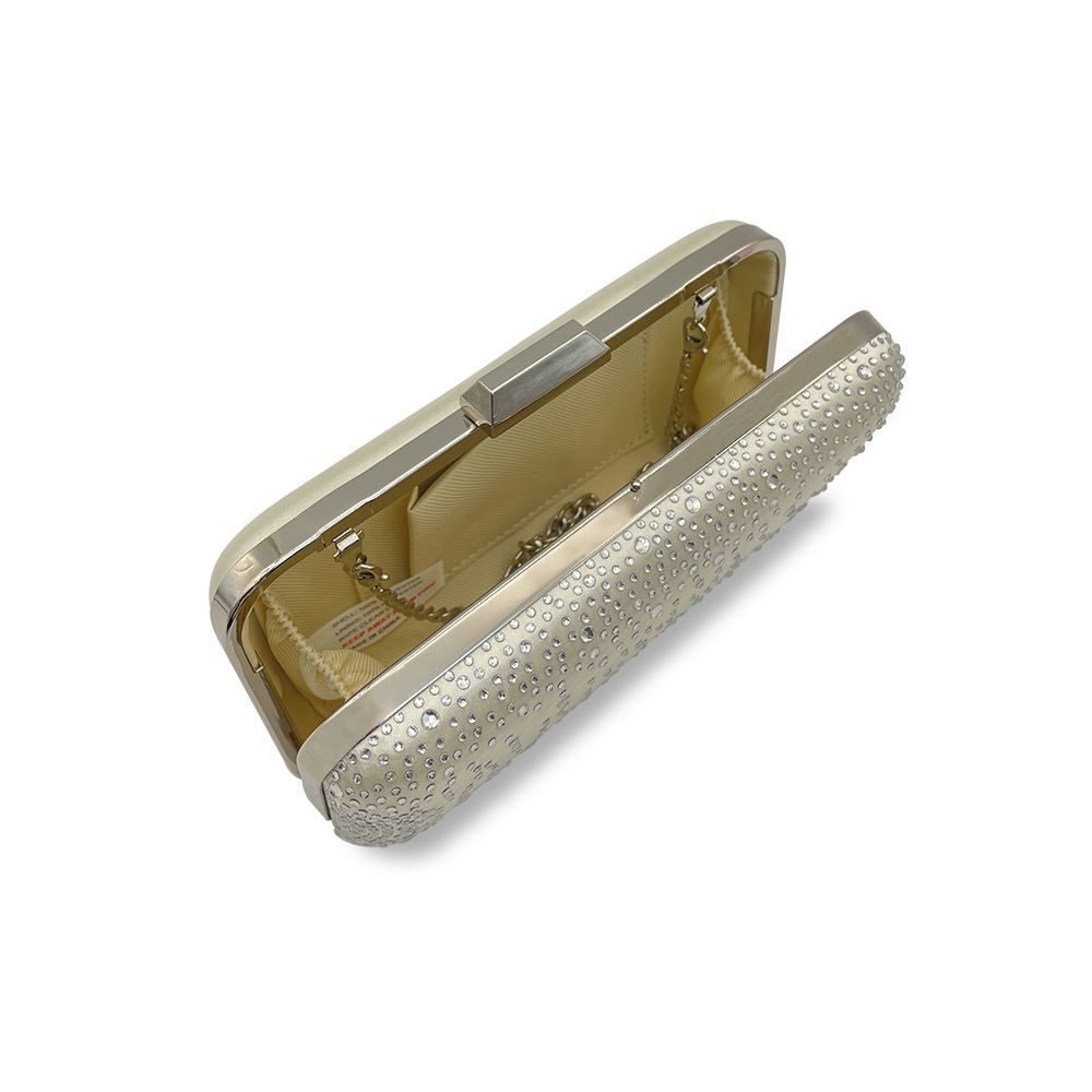 Openstand van de Zilverkleurige Avond clutch versierd met halve bolletjes in druppel effect