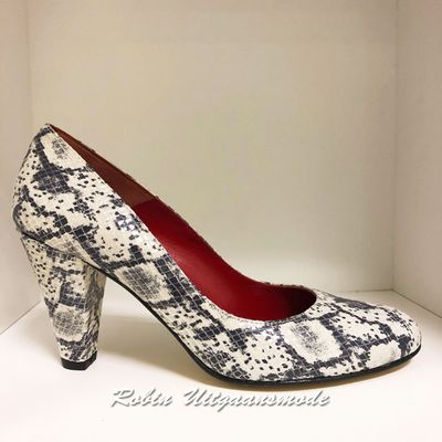 Avondschoenen met wit/zwarte slangenprint