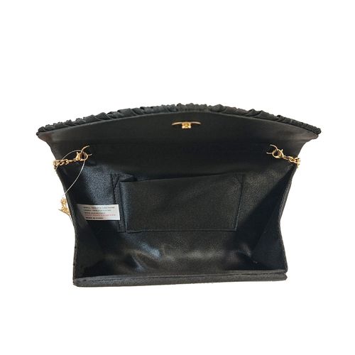 Zwarte Glamour clutch met pailletten versierde klep in open stand