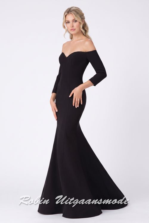 Strapless zwarte galajurk met hartvormige bustelijn, driekwart lange mouwen en een zeemeermin rok