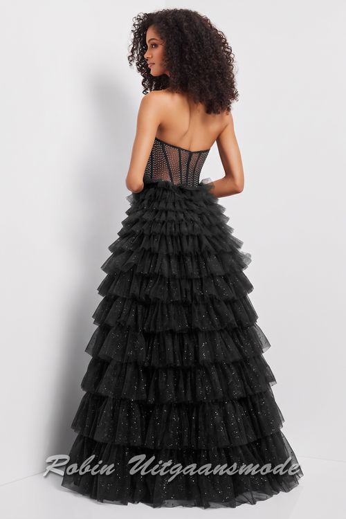 Achterkant van de Zwarte Galajurk met strapless glitter top heartshape bustelijn en tule laagjes rok met extra schittering