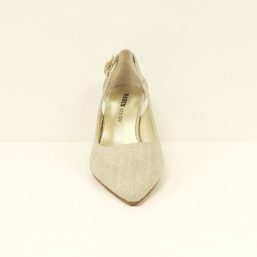 Goudkleurige galaschoenen met kleine uitsnede aan de zijkant, voorkant