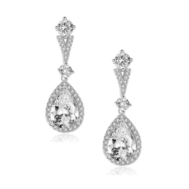 Kleine oorstekers met geslepen cubic zirkonia kristal