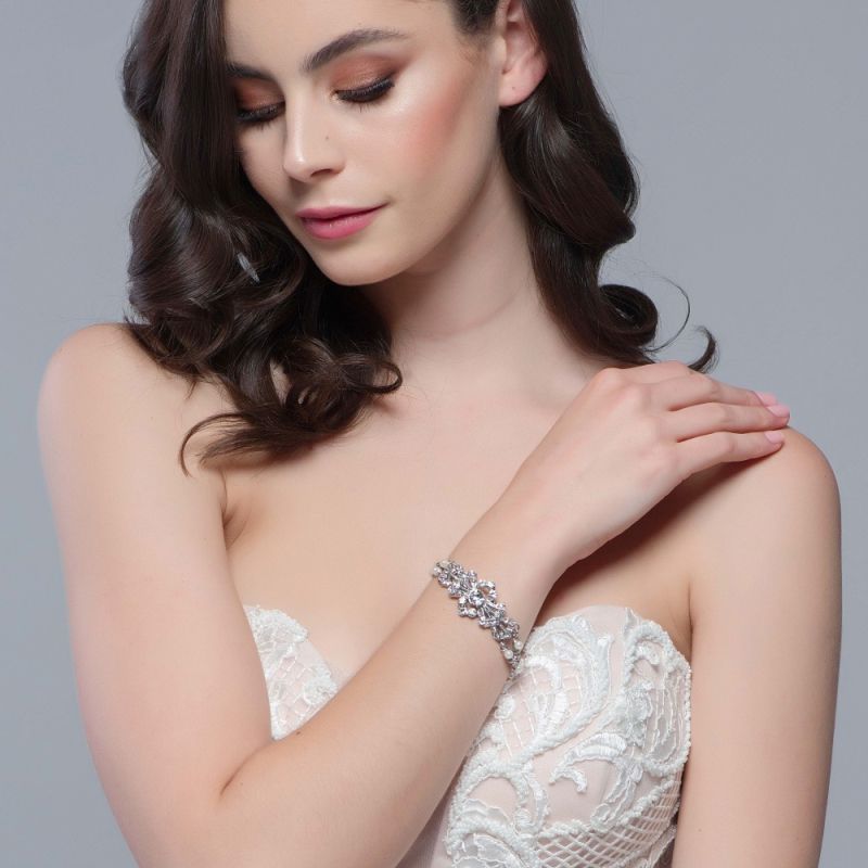 Glamour bruidsarmband met strass en parels