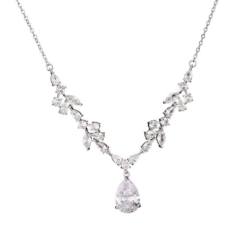 Halsketting met cubic zirkonia hanger en steentjes
