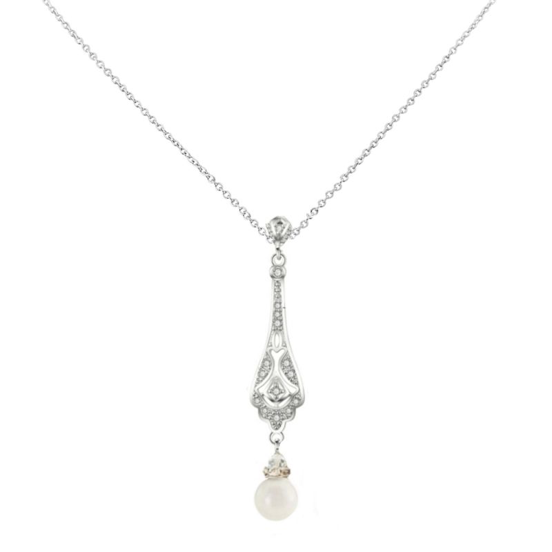 Ketting met bedel versierd met zirkonia en ronde parel